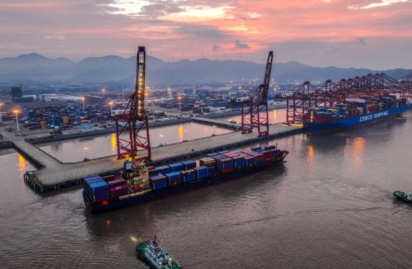 寧波貨代公司如同一座堅實的橋梁，連接著世界各地的貿易往來