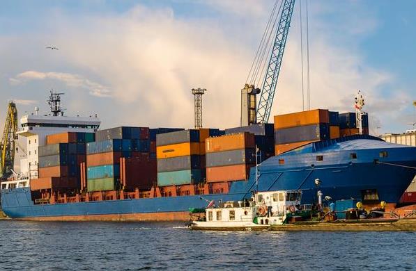 青島的海運業發展迅猛，為國家經濟增長做出了巨大貢獻