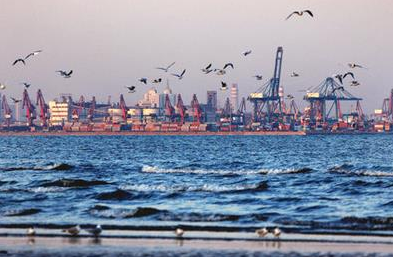 天津海運(yùn)來跟大家說一說集裝箱海運(yùn)拉進(jìn)在我國(guó)與全球的間距