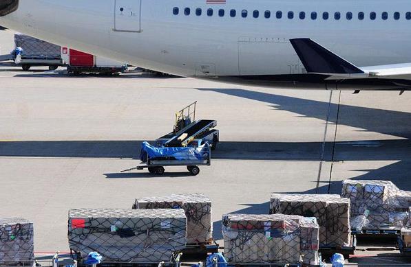 新加坡空運(yùn)業(yè)作為全球國(guó)際物流和貨運(yùn)市場(chǎng)的重要支撐