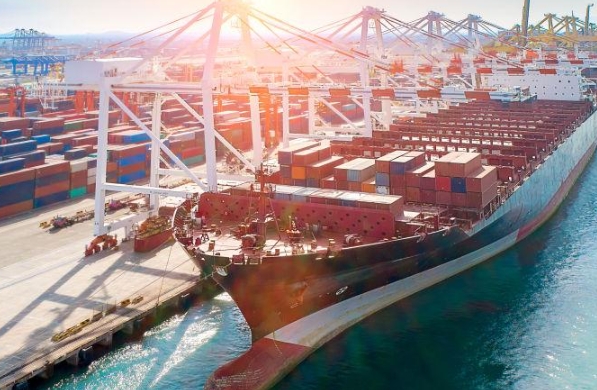 隨著電子商務(wù)的快速發(fā)展，國(guó)際貨代也迎來(lái)了新的發(fā)展機(jī)遇