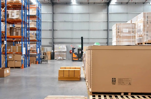 跨國物流正在經歷著前所未有的變革，推動著全球供應鏈的不斷優化