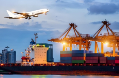 國際貨代通過提供專業(yè)化的服務(wù)，幫助貨主節(jié)省時(shí)間和精力，確保貨物的安全運(yùn)輸